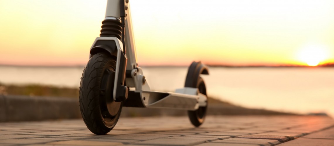 Arvomme kaikkien e-laskuasiakkaidemme kesken sähköpotkulaudan