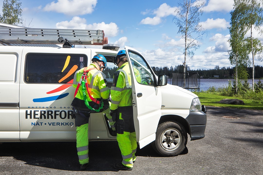 Haluatko olla mukana muokkaamassa tulevaisuuden sähköverkkoa? Hae Herrfors Verkon uudeksi linja-asentajaksi!